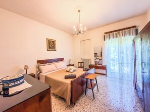 3 bedrooms, desk, iron/ironing board, free WiFi - Detached house with private pool near Bolsena and Orvieto. (Lubriano)