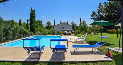 Detached house with private pool near Bolsena and Orvieto.