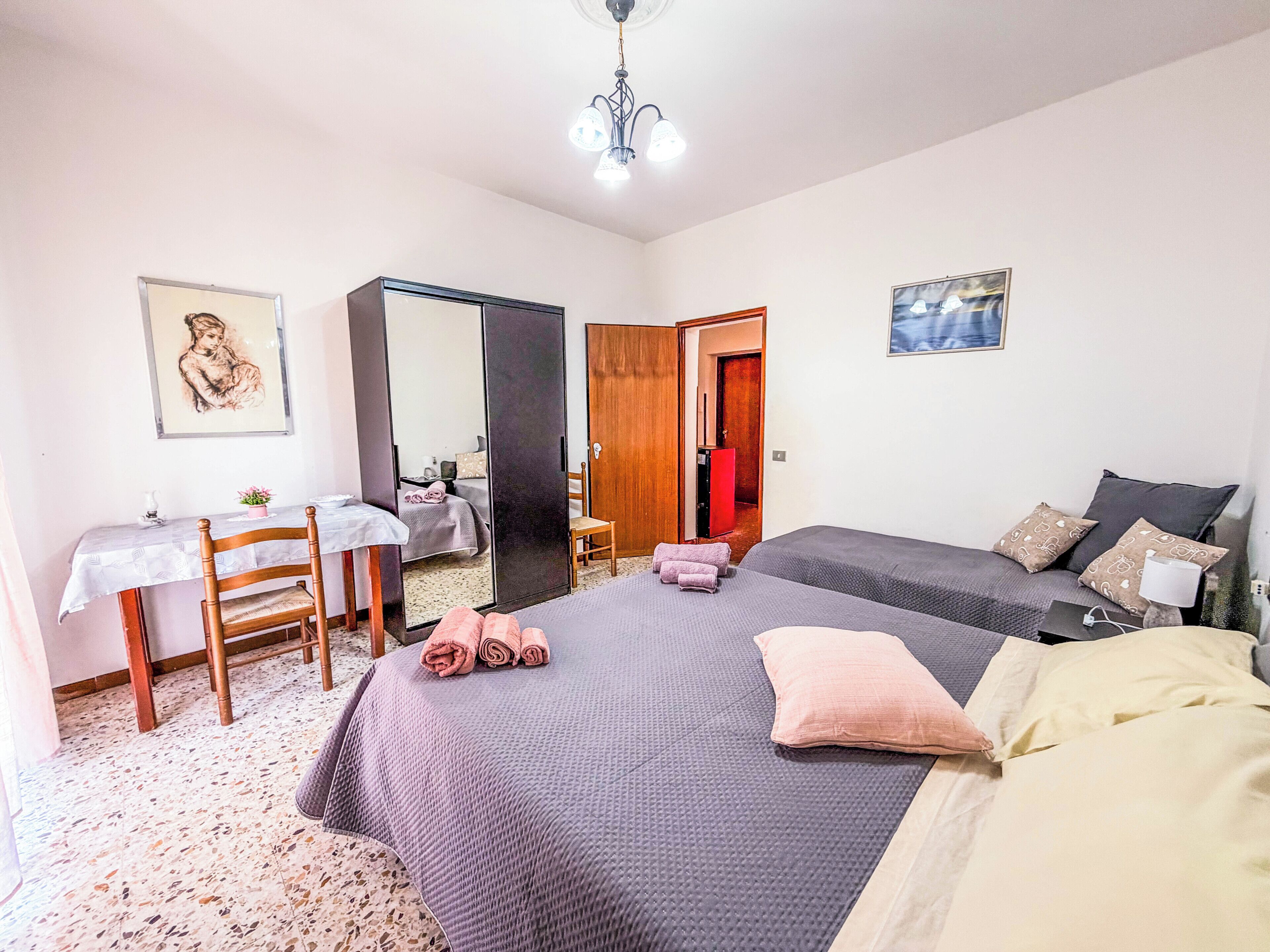 3 chambres, bureau, fer et planche à repasser, Wi-Fi gratuit