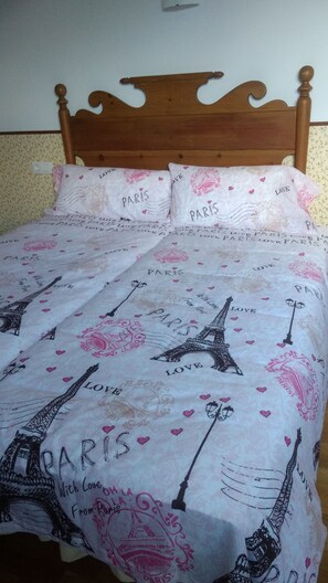 3 Schlafzimmer, Bügeleisen/Bügelbrett, Reisekinderbett, Bettwäsche