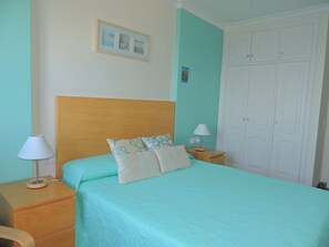 1 chambre, fer et planche à repasser, Wi-Fi gratuit, draps fournis