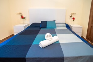 3 chambres, fer et planche à repasser, Wi-Fi gratuit, draps fournis