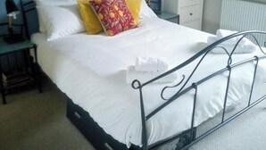 1 chambre, fer et planche à repasser, accès Internet, draps fournis
