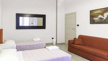 3 chambres, coffres-forts dans les chambres, bureau