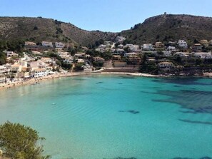 Plage à proximité, chaise longue