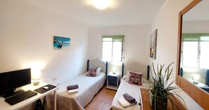 3 habitaciones, caja de seguridad en la habitación y escritorio 