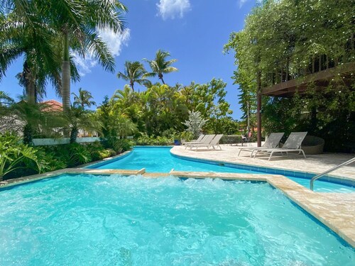 PIÑAS13 Tropical Holidays in Casa de Campo - 4BDR with private pool and jacuzzi