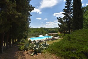 Pool - Restored barn in beautiful house with swimming pool, 10 minutes from Siena (Villa Parigini)