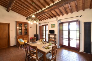 Dining - Restored barn in beautiful house with swimming pool, 10 minutes from Siena (Villa Parigini)