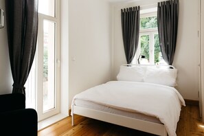 双人房, 公共浴室 | 遮光窗帘、熨斗/熨板、免费 WiFi、床单