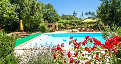 House with private pool. Quiet Location. Fenced/secured pool area