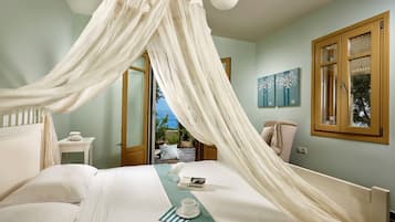 3 bedrooms, in-room safe, iron/ironing board, travel crib