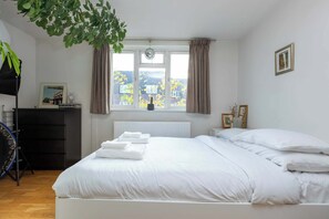 2 chambres, bureau, fer et planche à repasser, accès Internet