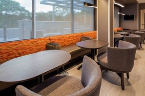 Lobby - Springhill Suites by Marriott Chambersburg (Chambersburg)