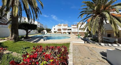 J34-Apartamento con parking privado y piscina