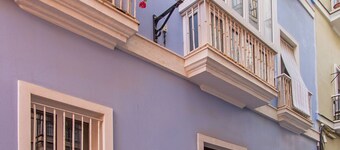 TOWER. Walking distance to La Caleta. Ascensor.WIFI 