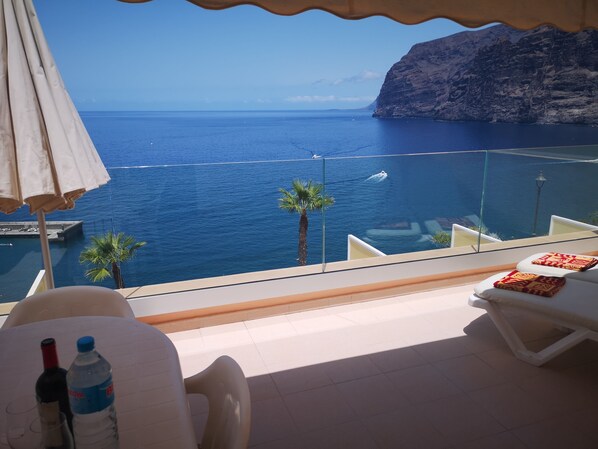 Property grounds - ROMANTIC RETREAT IN PRIME POSITION WITH STUNNING VIEWS TO CLIFFS, MARINA & SEA (Santiago del Teide)