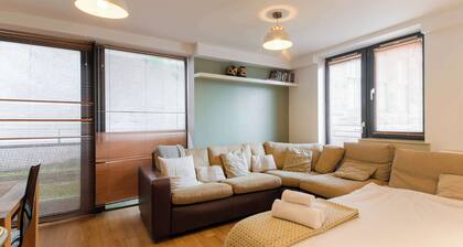 Modern 2BDR Flat by Cathedral in Old Town