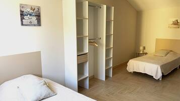2 Schlafzimmer, BĂŒgeleisen/BĂŒgelbrett, kostenloses WLAN