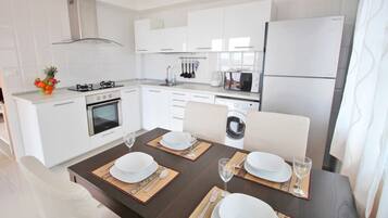 2 Bedrooms Villa | In-room dining