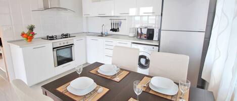 2 Bedrooms Villa | In-room dining