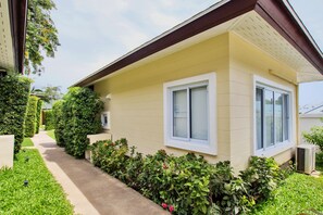 1 Bedroom Villa | Desk, soundproofing, iron/ironing board, free WiFi
