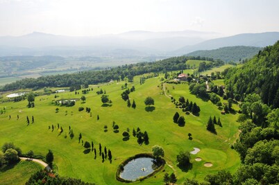 Villa Casalino  your  Tuscany wedding, 13 bedrooms and  ensuites up 32 guests, 