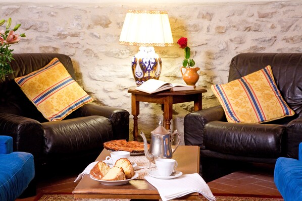 TV, fireplace, DVD player, table football