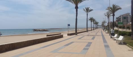 Una playa cerca