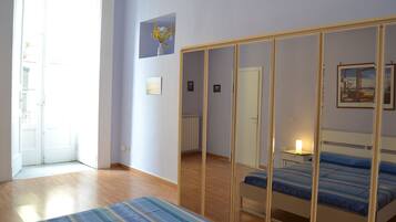 2 habitaciones, escritorio, tabla de planchar con plancha y wifi gratis