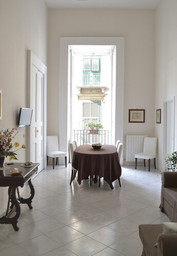 Comfortable apartment in the historic center of Naples close to everything