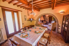 Dining - House with private pool, fenced garden, bikes near Orvieto and lake Bolsena (Torre san Severo)