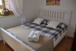 4 makuuhuonetta, silitysrauta/-lauta, Wi-Fi, vuodevaatteet
