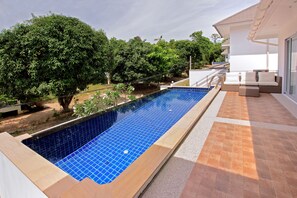 3 Bedrooms Villa | Terrace/patio