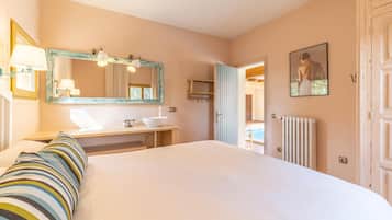 4 slaapkamers, een strijkplank/strijkijzer, gratis wifi, beddengoed