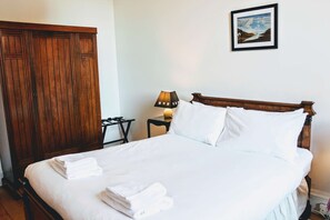 5 habitaciones, internet y ropa de cama
