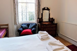 5 chambres, accès à Internet, literie fournie