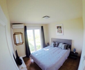 1 bedroom, iron/ironing board, free WiFi, bed sheets - Large 45m2 south-facing apartment with beautiful terrace, enclosed garden, magnificent view! (Sainte-Maxime)