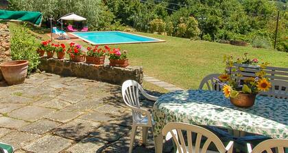 House with private pool, big garden at 2,8km from Castiglione di Garfagnana