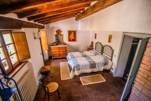 4 camere, Wi-Fi gratuito, lenzuola