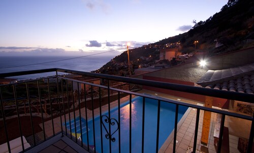 Casa do Barco, Rustic house with salt pool and sea view