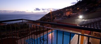 Casa do Barco, Rustic house with salt pool and sea view