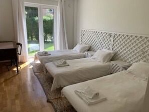 5 chambres, fer et planche Ă repasser, accĂšs Internet, draps fournis