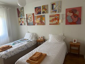 5 Schlafzimmer, Bügeleisen/Bügelbrett, Internetzugang, Bettwäsche
