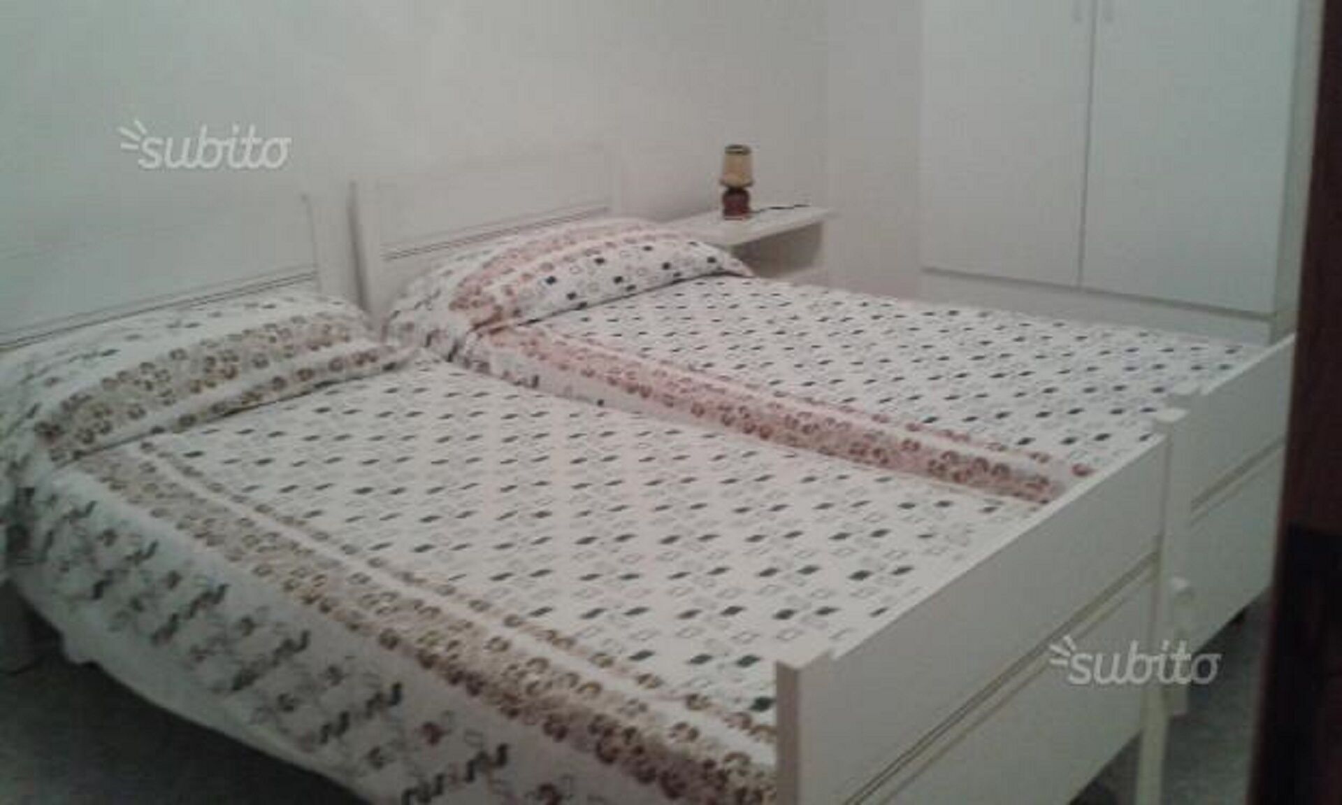 2 habitaciones, tabla de planchar con plancha y ropa de cama 