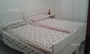 2 chambres, fer et planche à repasser, literie fournie