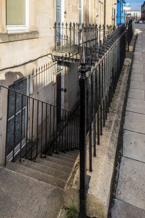 Property grounds - Cosy and Homely 1BD Flat Near Central Edinburgh (Edinburgh)