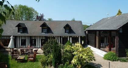 Salle de jeux, cheminée et jardin!