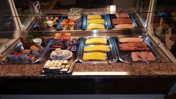 Petit déjeuner buffet compris tous les jours