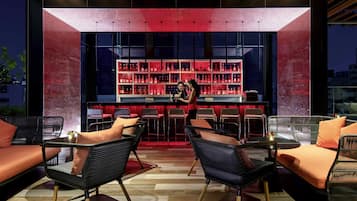2 bars/lounges, rooftop bar
